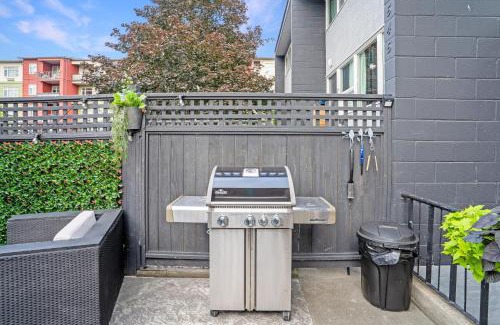 Kelowna Central Business District Apartment | The Rosemead Suite