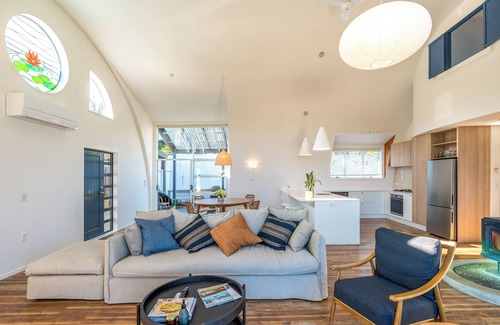 Surfdale House | The Round House - an architect-designed holiday home on Waiheke Island
