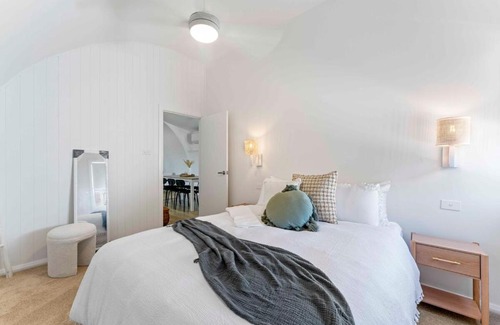 Cessnock House | The Roundhouse 4BR Home