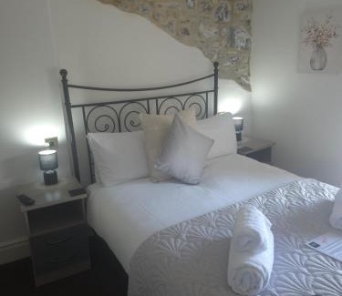 Llandovery Hotel | The Royal Oak Inn, Rhandirmwyn