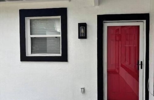 Westside House | The Royal Retreat –3 Br Getaway