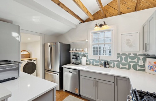 North-Central Cottage | The Rutledge Roost of Charleston