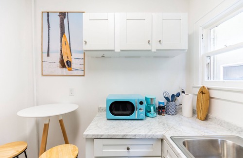 Alamitos Beach Condo | The Sailor’s Nest - Cosy Condo By the Sea