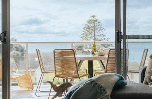 Encounter Bay Apartment | The Salty Seagull – ocean-view luxe!