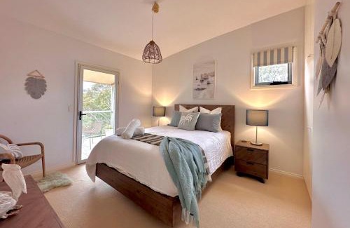 Encounter Bay Apartment | The Salty Seagull – ocean-view luxe!