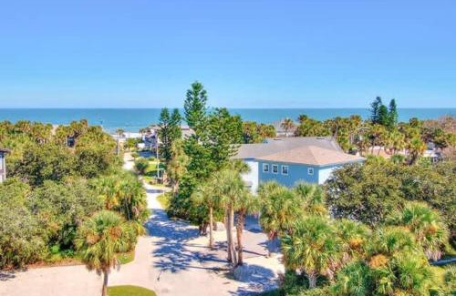 St. Augustine House | The Sand Euro - 4BR, 3Full & 1Half BA in Historic Summer Haven near beaches and Matanzas Inlet