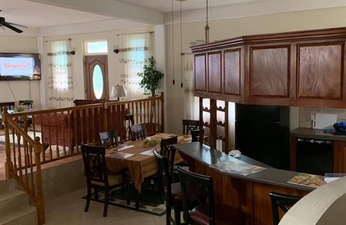 Roseau House | The Seclusive Mansion, Copthall