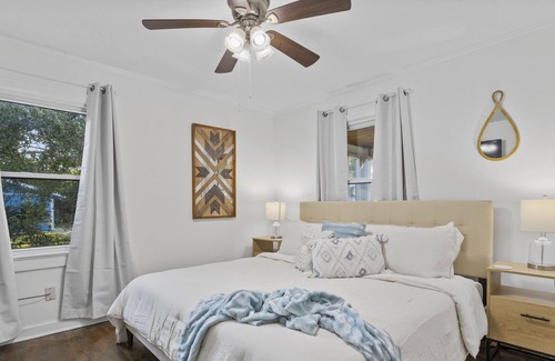 Long Beach Cottage | The Secret Coast Cottage A short walk or drive to Bars, Restaurants & the Beach