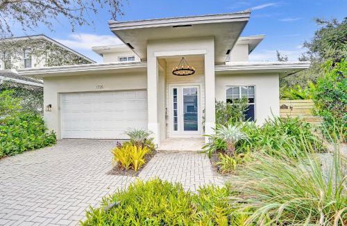Poinsettia Heights Villa | The Secret Garden - Stunning Luxurious Villa in Fort Lauderdale