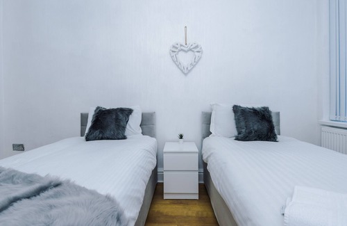 Salford House | The Seedley 4 Bedroom House - Salford
