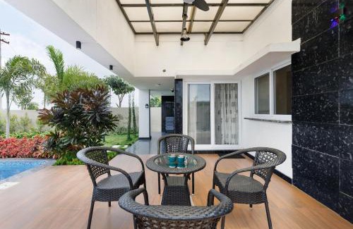 Hosur Apartment | The Serenity Haven by StayJadePrivate PoolLawn