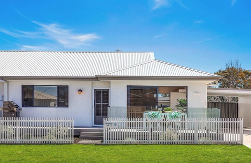 Central Coast Villa | THE SHACK AT LONG JETTY - VILLA B