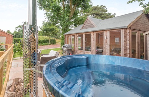 Kneesall House | The Shepherds Cottage - Newark