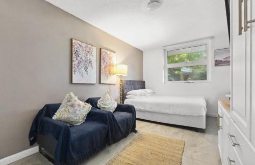 Paddington Apartment | The SmilingStays - Chic Urban Paddington Escape