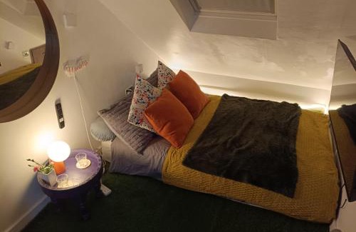 Holborn and Covent Garden House | The Snug in a Quaint English Mews House