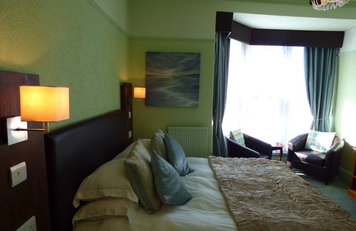 Tenby Bed & Breakfast | The Southcliff