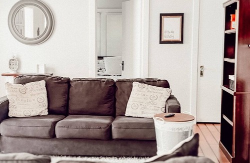 Champaign House | The Springfield: 2br - 1bth - 4 guests