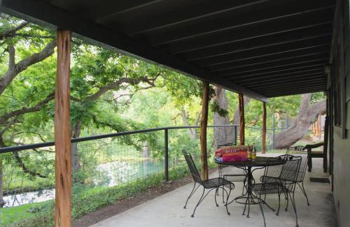 Leakey Resort | The Springs Retreat