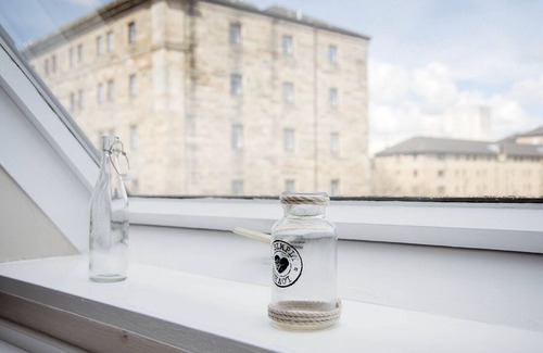 East End Apartment | The Stables: Fabulous stylish flat in Merchant City & Parking