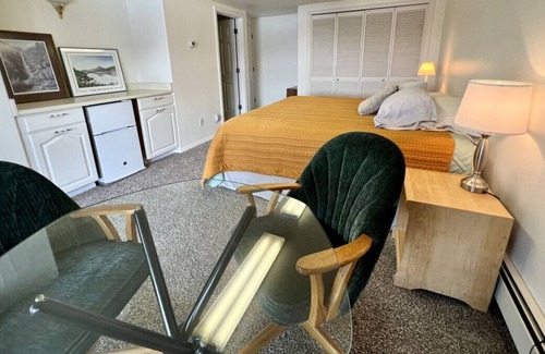 Kodiak House | The State Room- Cliffside, Ocean Views