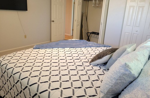 Greenwood Village House | The Summit @ DTC - Newly updated and includes a hot tub! Denver awaits!