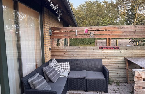 Kerteminde Municipality House | The Sunflower: 7BR, 3BA Retreat w/Garden & Parking in Munkebo