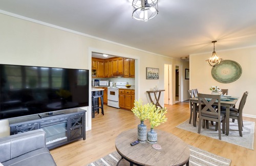 Blue Ridge Cottage | ‘The Sunrise Cottage’ w/Hot Tub, 3 Mi to Downtown