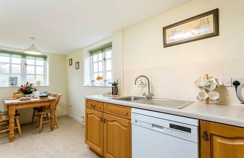 Littlebredy Cottage | The Swallows, 2 bedroom Dorset Cottage set on working farm near the Dorset Coast