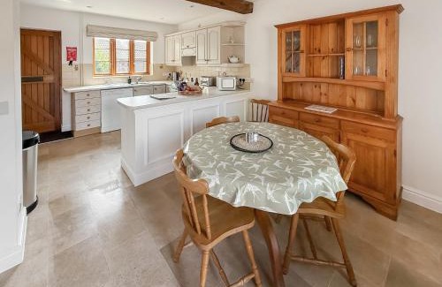 Ilton House | The Swallows - Uk50177