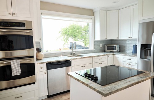 Shirley House | The Swan House - Newly Renovated Designer Home