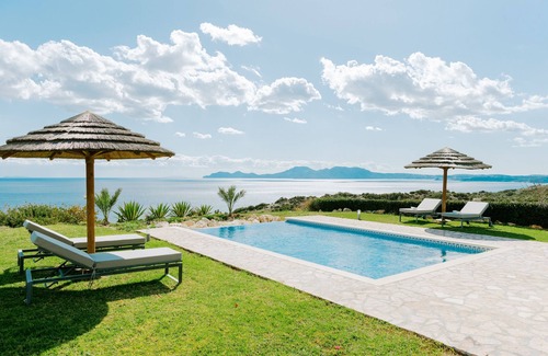 Iraklides Villa | The Three Graces