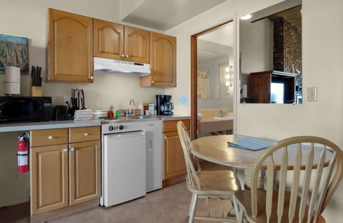Seaside Apartment | The Tides by the Sea - Entire rental unit in Seaside, Oregon, United States