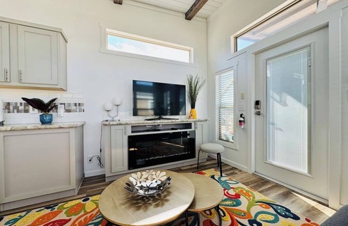 The Woodlands House | The Tiny Tejas with Pool & Hot Tub