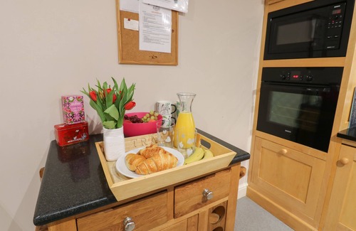 Fremington Cottage | THE TITHE BARN, pet friendly, with open fire in Barnard Castle