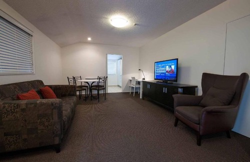Riccarton Hotel | The Towers on the Park