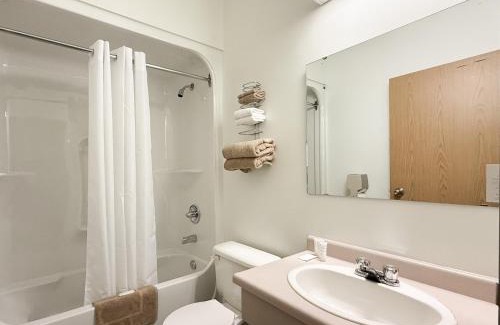 Lucky Lake Hotel | The Trail Inn - Lucky Lake, SK - Hwy 42 & Main Street