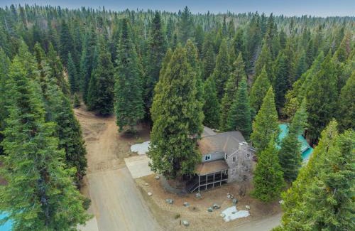 Shaver Lake House | The Trailhead At Shaver Lake Hot Tub