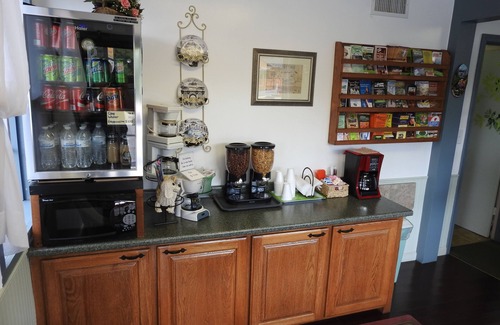Eureka Springs Hotel | The Trails Inn