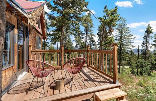 Coal Creek House | The Tyrolean Cabin. Panoramic Views. Hot Tub.