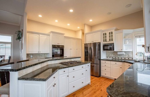 North Salt Lake House | The Ultimate Monthly Rental| Game Room & Ski Views