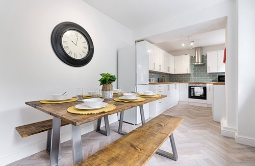 Brynamman House | The Valley Home - TV in every room!