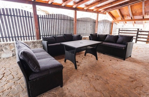 Bran Villa | The Vardo: Elegant Villa in Predelut w. Sauna