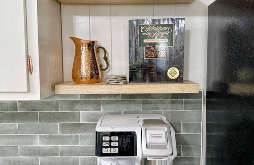 Monroe House | The Velvet Crush Cottage located in the heart of Monroe