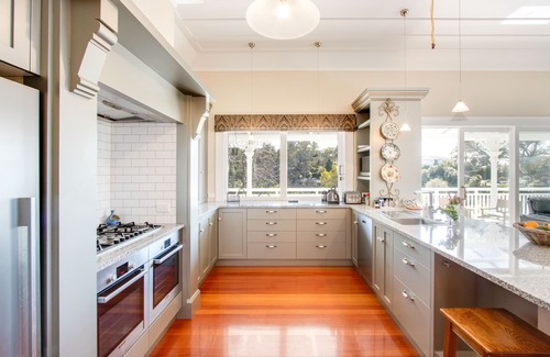 Bluff Hill House | The Verandah - Napier Holiday Home