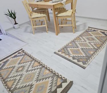 Arad Apartment | 'The Vision' apartment, parcare publica fără plata, Self Non Stop check in