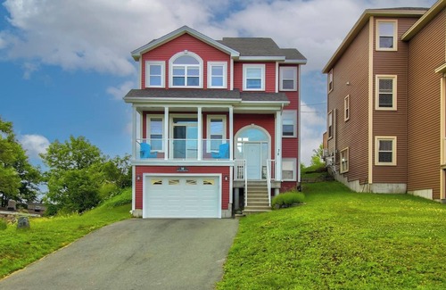 Quidi Vidi House | The Vista at Quidi Vidi - Stunning Views & Trails