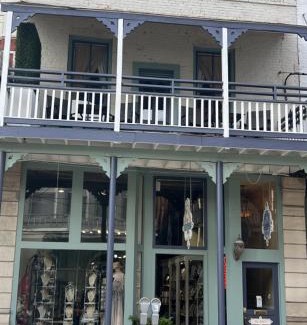 Eureka Springs Historic District Apartment | The Water Garden Suite