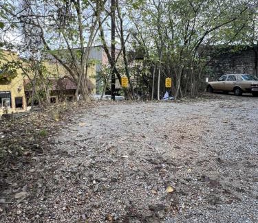 Eureka Springs Historic District Apartment | The Water Garden Suite