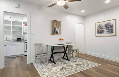 Visalia House | The Watson Suite Near DT Visalia, SNP!