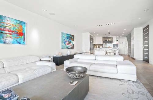 Eastern Malibu Villa | The Waves: Malibu Beach at its Best!